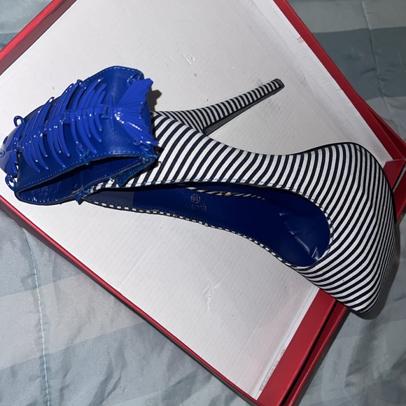 Stripe heels - Picture 2 of 4